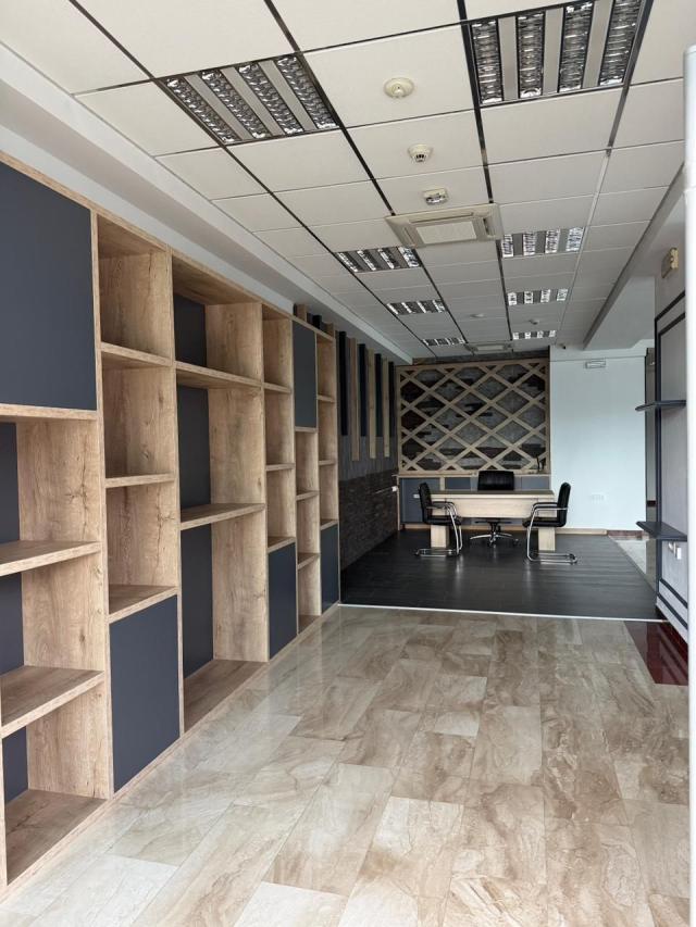 Moderan poslovni prostor 151m² na atraktivnoj lokaciji u Bečićima, kod hotela Splendid (NA DUŽI PERI