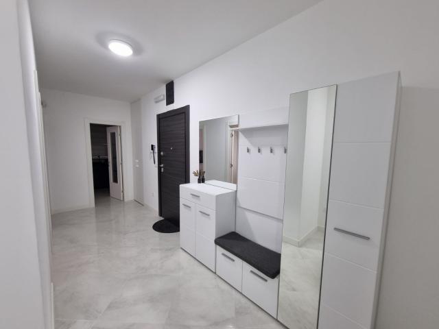 Luksuzan trosoban stan 95m² sa parking mestom – Rozino, Budva