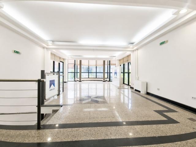 Prodaja ekskluzivnog poslovnog prostora 500 m² u centru Podgorice