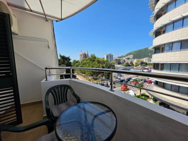 Prodaja modernog jednosobnog stana 44 m² u Budvi, Bulevar – odlična lokacija blizu mora