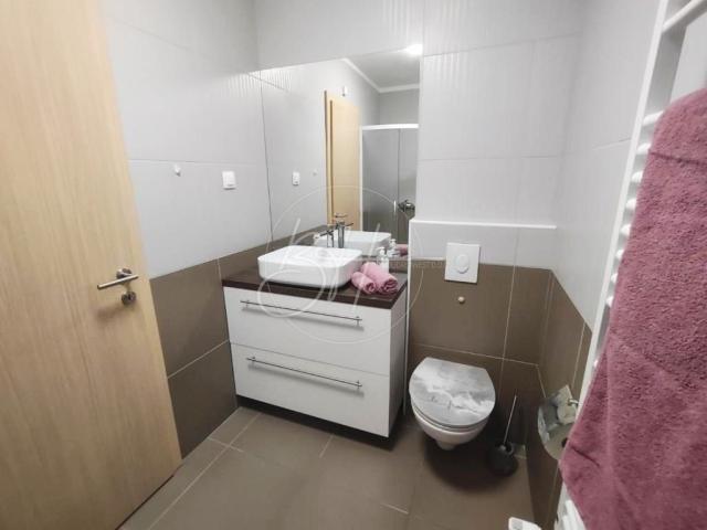 Nova Veruda - stan s dvije spavaće sobe, balkonom i dva parkirna mjesta, 74 m2