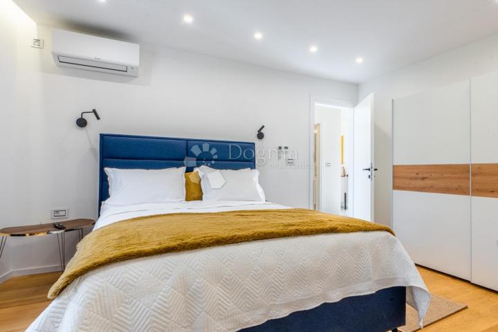 Samostojeća moderna vila sa bazenom