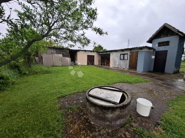 Kuća s potencijalom i okućnicom od 1240 m²