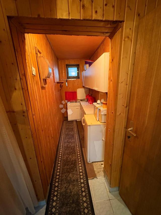 Kuća s potencijalom i okućnicom od 1240 m²
