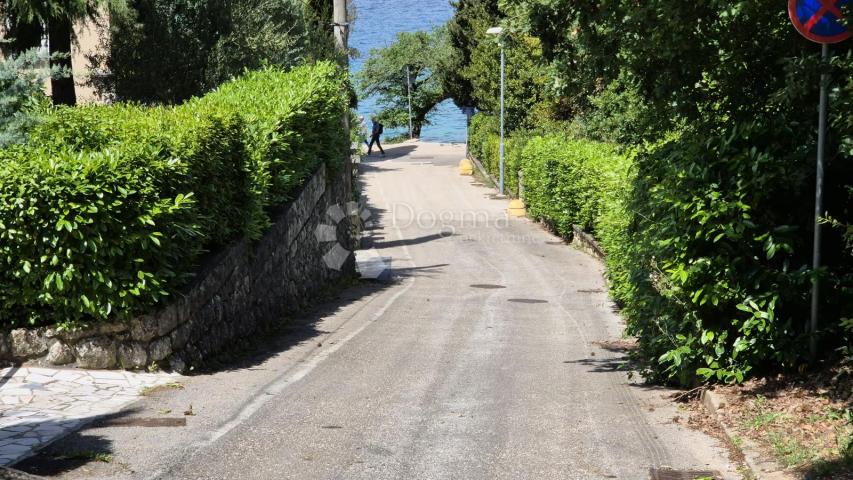 Njivice - apartman samo 50 metara od plaže