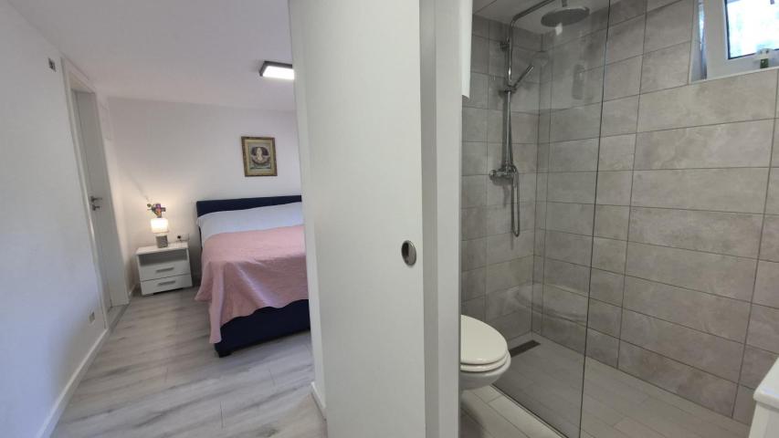 Njivice - apartman samo 50 metara od plaže