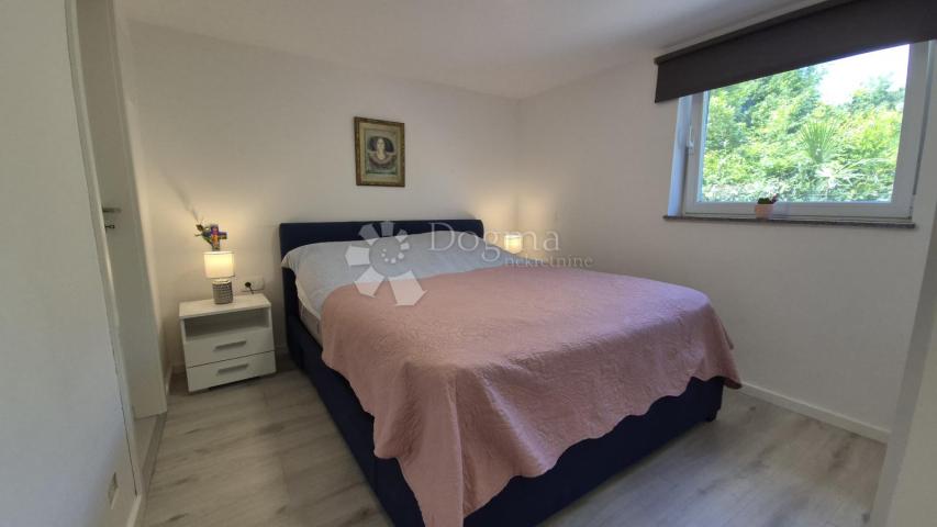 Njivice - apartman samo 50 metara od plaže