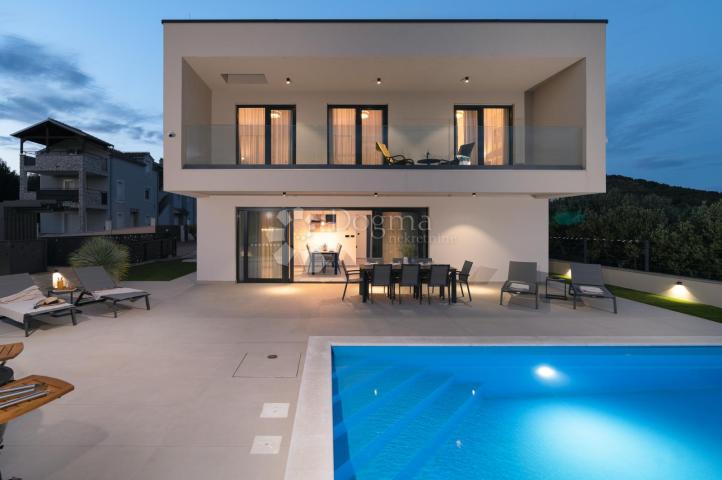 KUĆA ZA ODMOR I INVESTICIJU