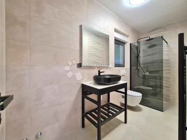 Haus Barić Draga, Karlobag, 300m2