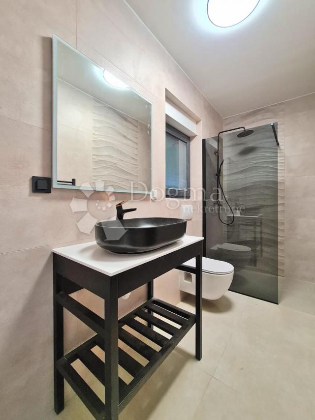 Haus Barić Draga, Karlobag, 300m2
