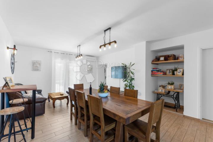 Tri kuće za odmor na 4500 m² okućnice! 