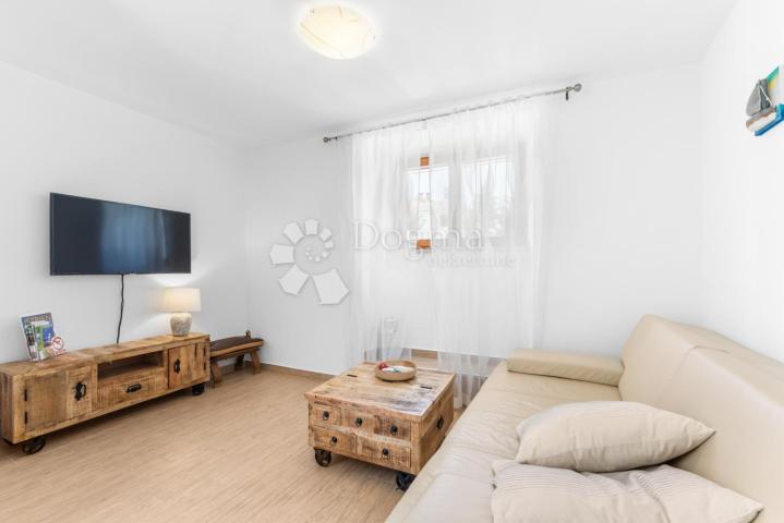 Tri kuće za odmor na 4500 m² okućnice! 