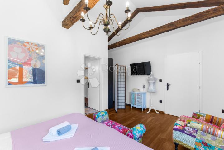 Tri kuće za odmor na 4500 m² okućnice! 