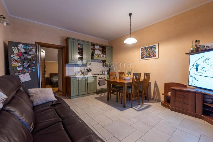 Tri kuće za odmor na 4500 m² okućnice! 