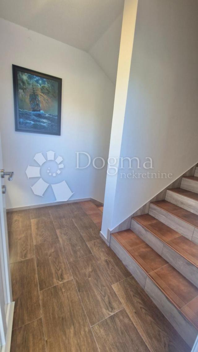 NOVOGRADNJA SA 6 STAMBENIH JEDINICA