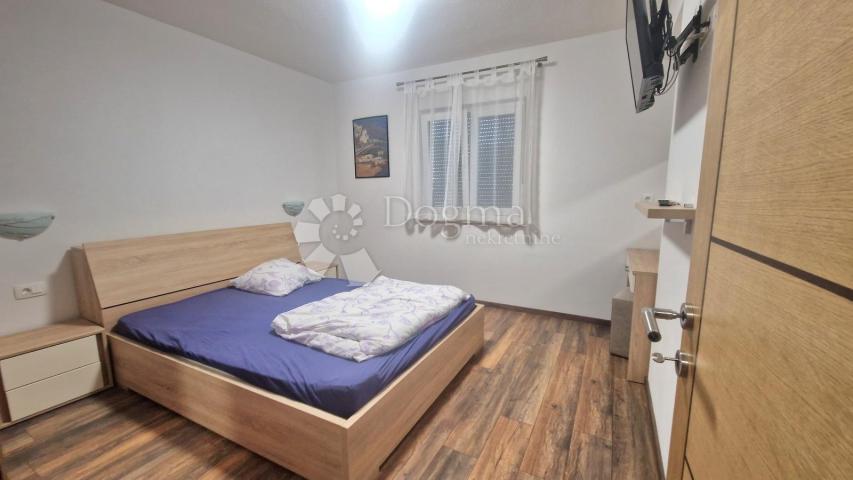 NOVOGRADNJA SA 6 STAMBENIH JEDINICA