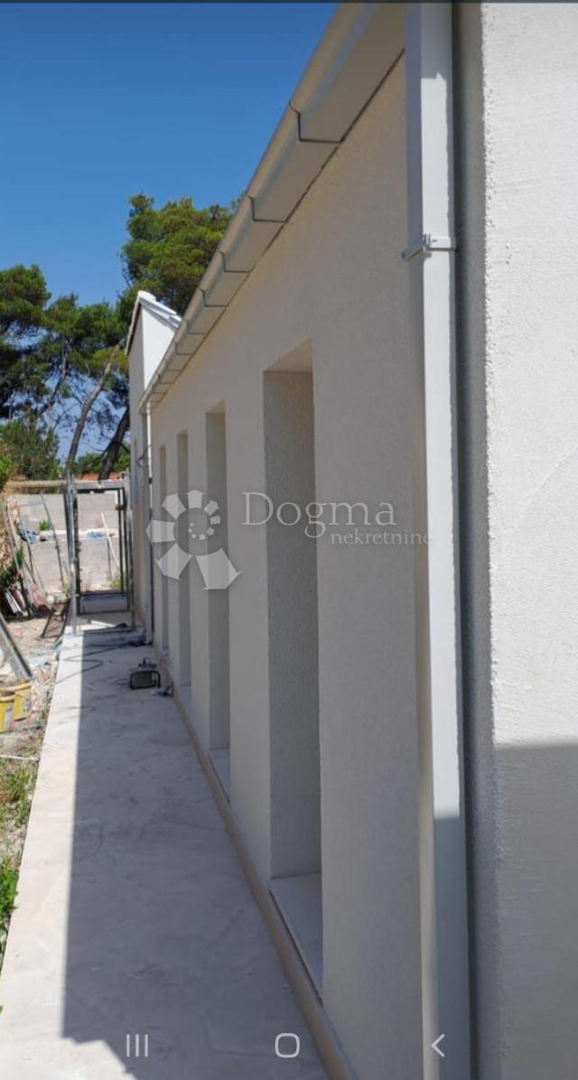 Drugačija vila s bazenom, Brač, Bobovišća
