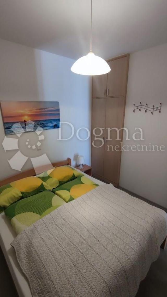 DVA STANA NA ODLIČNOJ LOKACIJI