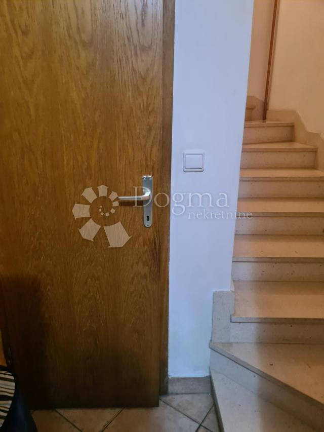 ŠIBENIK CENTAR - kamena kuća blizu rive