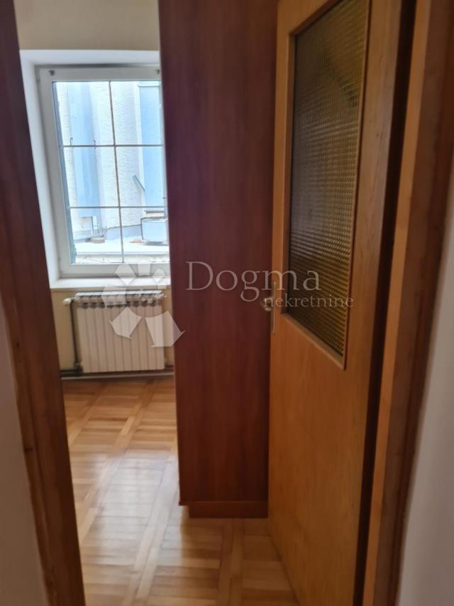 ŠIBENIK CENTAR - kamena kuća blizu rive
