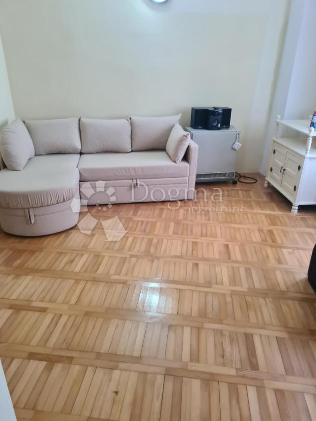 ŠIBENIK CENTAR - kamena kuća blizu rive