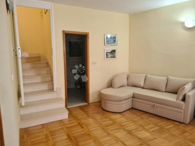 ŠIBENIK CENTAR - kamena kuća blizu rive