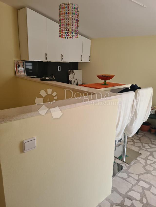 ŠIBENIK CENTAR - kamena kuća blizu rive