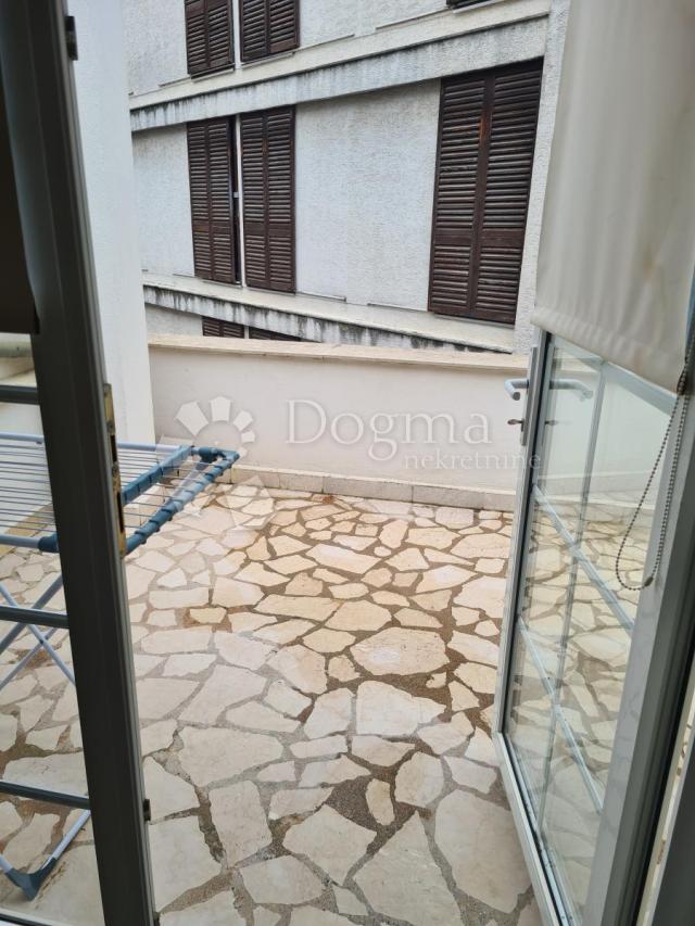 ŠIBENIK CENTAR - kamena kuća blizu rive