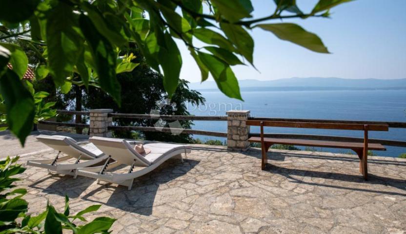 MURVICA, BRAČ, KUĆA S PREDIVNIM OTVORENIM POGLEDOM NA MORE