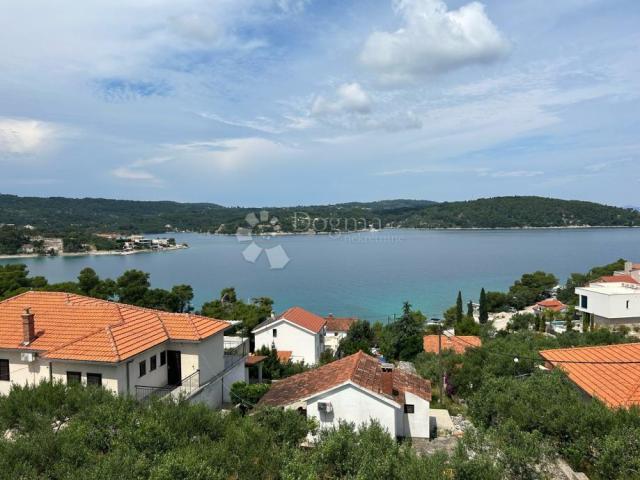 KUĆA NA ŠOLTI  100M OD MORA 