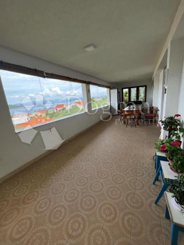 KUĆA NA ŠOLTI  100M OD MORA 