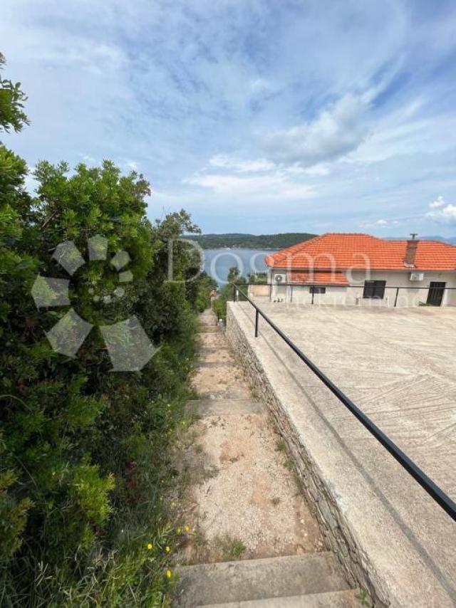 KUĆA NA ŠOLTI  100M OD MORA 