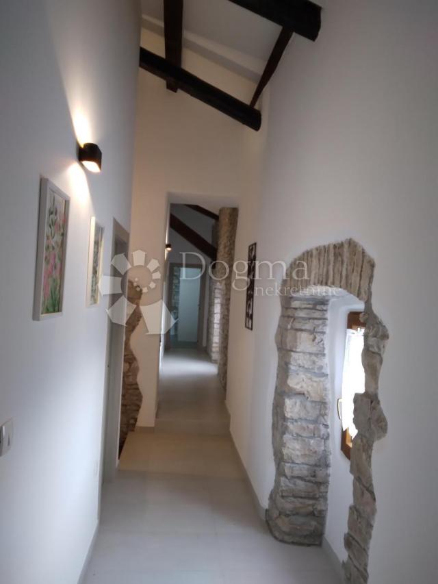 Kamena kuća