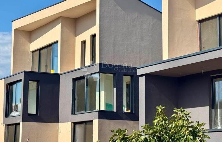 GRAD KRAK, APARTMAN SA POGLEDOM NA MORE