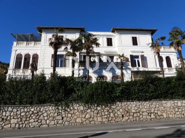 OPATIJA, CENTAR - DVA STANA 96 m2 + POMOĆNA ZGRADA U DVORIŠTU!!! PRILIKA!!!