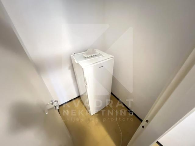 Prodaja, Jednosoban stan, Podgorica, Preko Morače, 60m2