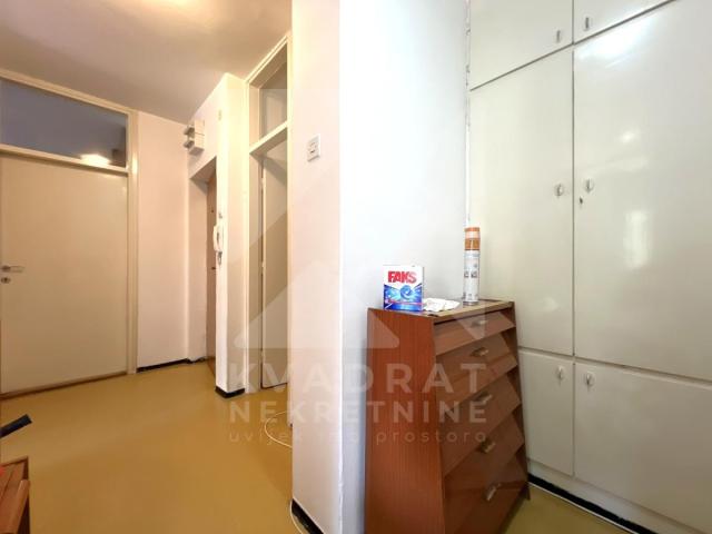 Prodaja, Jednosoban stan, Podgorica, Preko Morače, 60m2