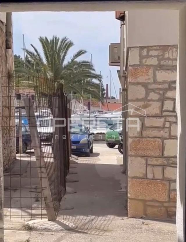 Šarm starine i blizina mora – kamena kuća u srcu Milne