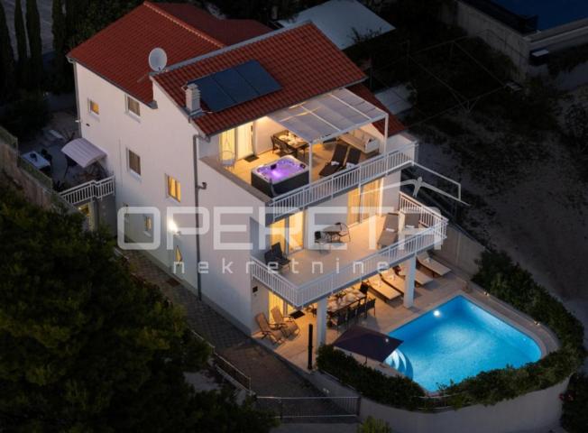 Luksuzna vila s bazenom 50 m od mora i pogledom na otoke