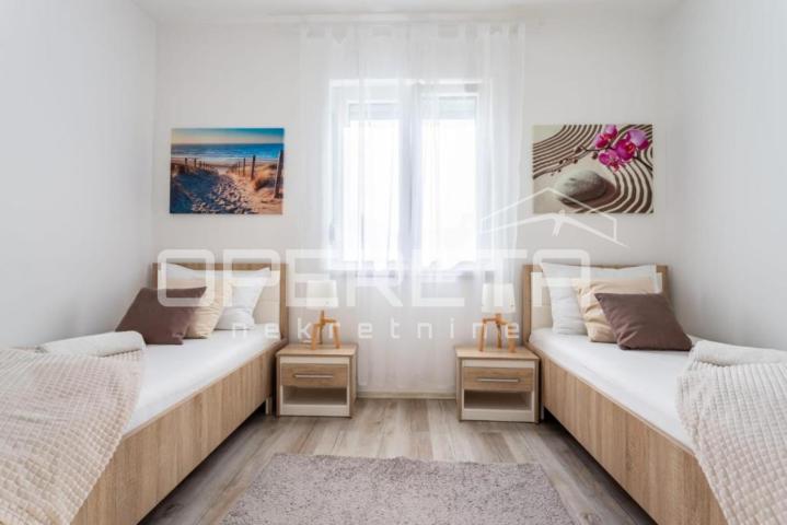 Luksuzna vila s bazenom 50 m od mora i pogledom na otoke