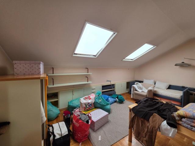 Prodaja luksuznog četvorosobnog namještenog duplex stana 281m² sa četiri terase – Preko Morače, Podg