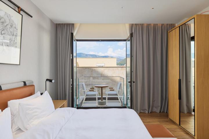 EXCLUSIVE OPPORTUNITY TO PURCHASE A LUXURIOUS DUPLEX