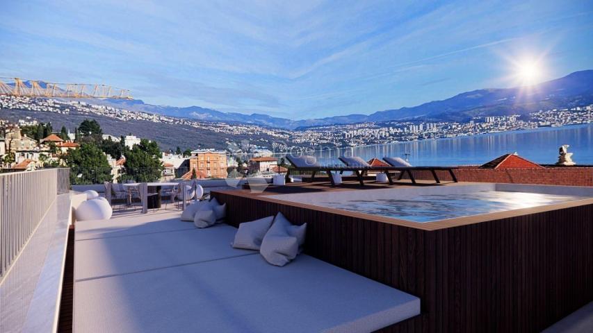 Luksuzni penthouse u srcu Opatije – bazen na krovu i očaravajući pogled na more