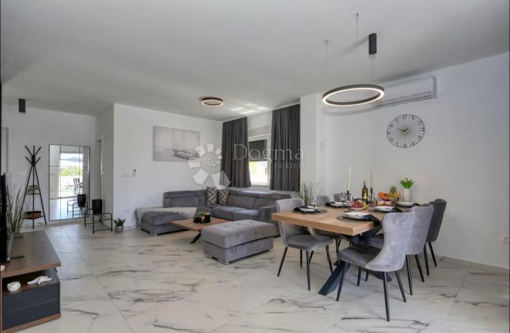 VRSI S1– MODERN DUPLEX HOUSE WITH HEATED SWIMMING POOL