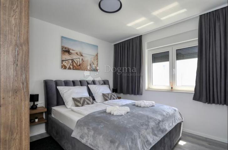 VRSI S1– MODERN DUPLEX HOUSE WITH HEATED SWIMMING POOL
