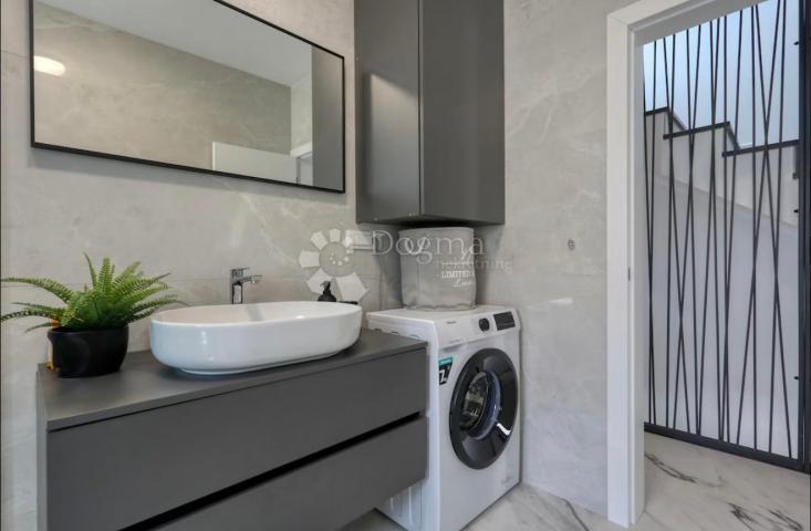 VRSI S1– MODERN DUPLEX HOUSE WITH HEATED SWIMMING POOL
