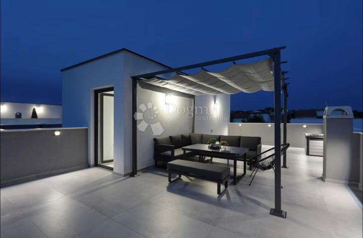 VRSI S1– MODERN DUPLEX HOUSE WITH HEATED SWIMMING POOL