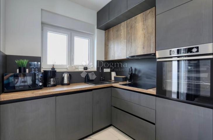 VRSI S2– MODERN DUPLEX HOUSE WITH HEATED SWIMMING POOL