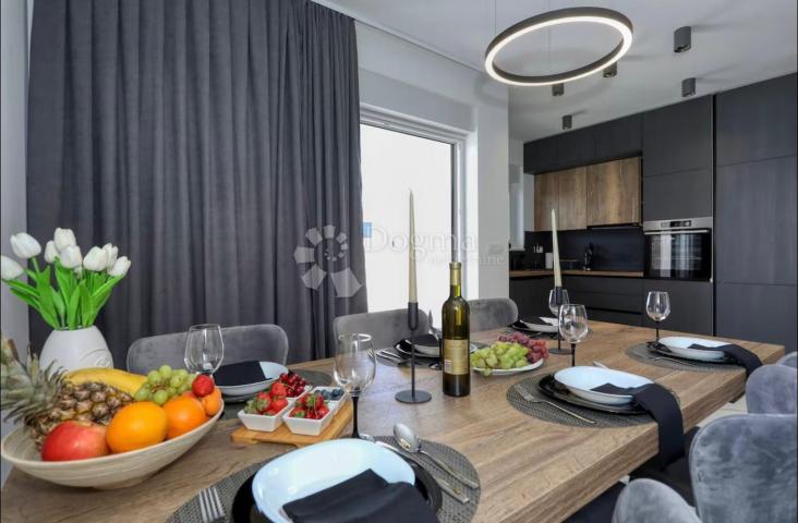VRSI S2– MODERN DUPLEX HOUSE WITH HEATED SWIMMING POOL