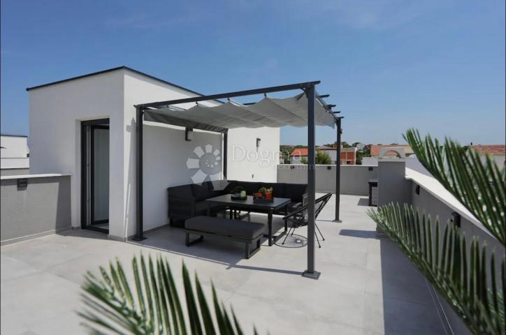 VRSI S2– MODERN DUPLEX HOUSE WITH HEATED SWIMMING POOL